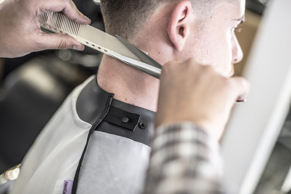 Neo Cape Uni-Gown - White